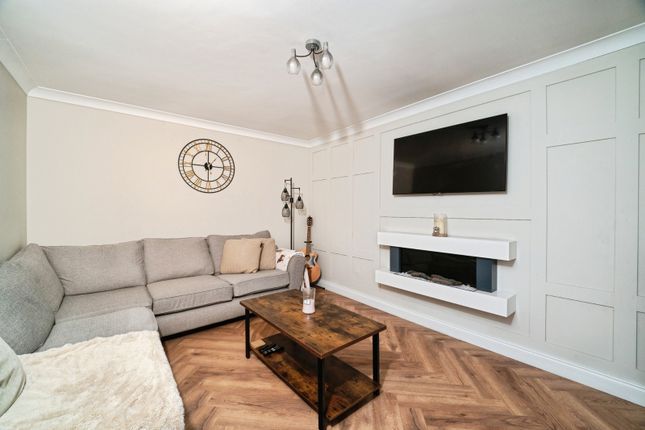 7, Firbeck Close, Grimsby photo 4