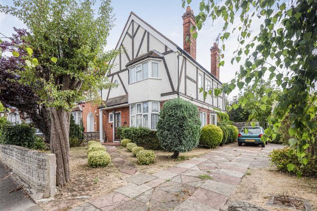 Thumbnail Detached house for sale in Northumberland Avenue, Reading