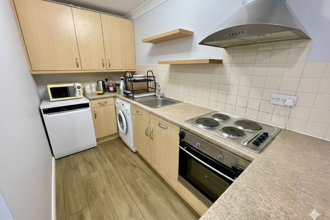 36, Wensleydale, Luton photo 4