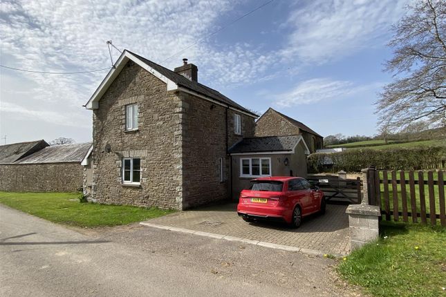 Thumbnail Cottage to rent in Hendrew Lane, Llandevaud, Newport