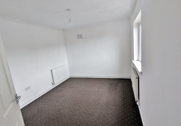 88, Lake View Close, Porthcawl photo 4