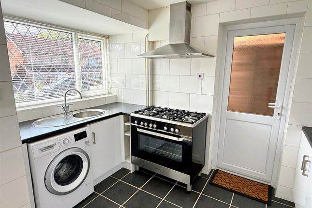 26, Copperbeech Close, Birmingham photo 3