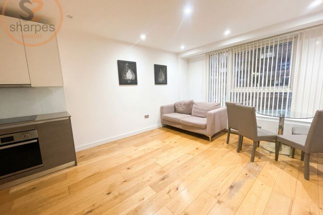 Copy of Flat 18, Hounslow photo 2