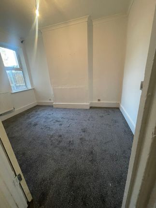 Shared accommodation to rent in St. Andrews Road, Clacton-On-Sea