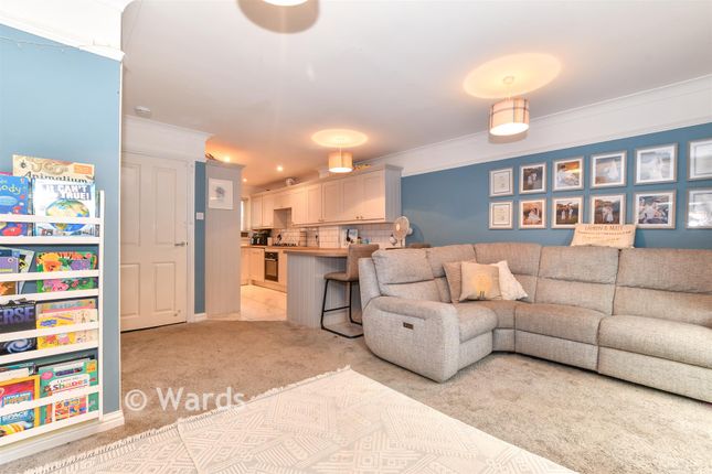 67, Finch Close, Faversham photo 3