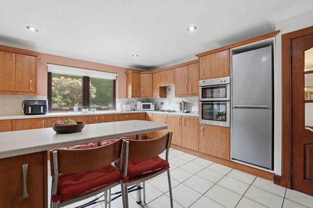 16 Abbots Moss Drive, Falkirk photo 3
