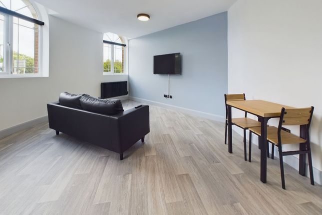 Flat 5 Regent House, Blackburn photo 2