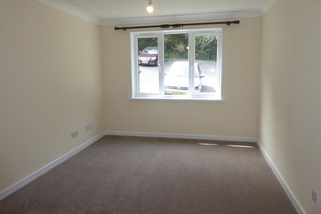 4, Rena Hobson Court, Devon photo 2