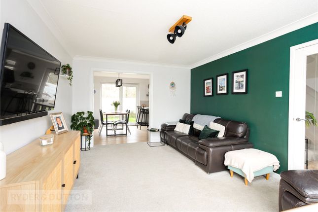 51, Ivy Green Drive, Saddleworth photo 3