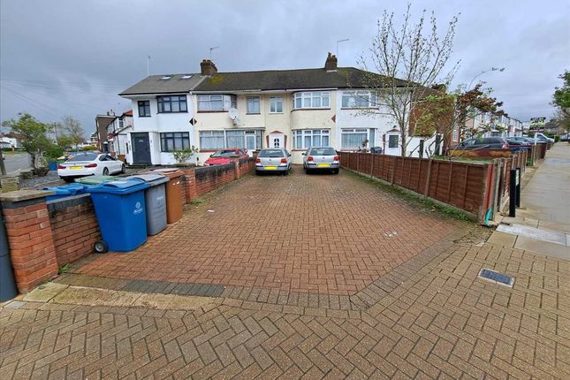 Thumbnail Terraced house to rent in Waltham Drive, Edgware