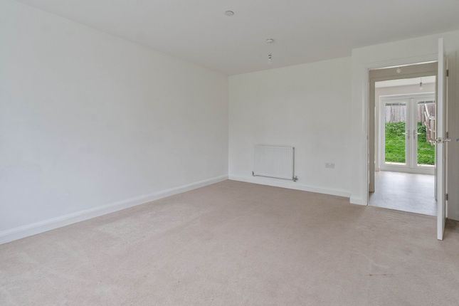 105 Heol Sirhowy, Caldicot photo 3