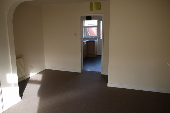 67, Kathleen Road, Hull photo 3