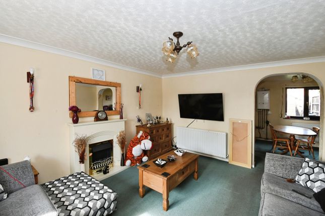 16, Brough Close, Lincoln photo 3