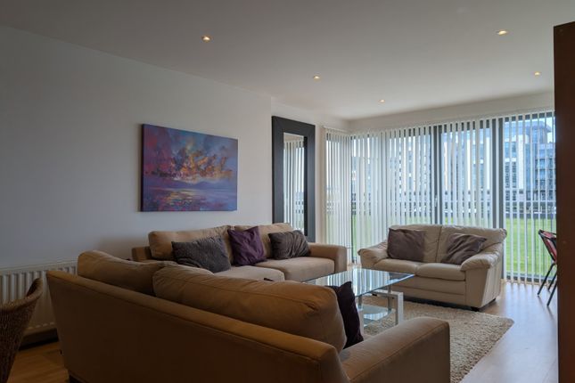 8/5, Western Harbour Terrace, Edinburgh photo 5