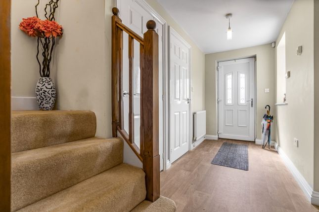 68b, Sunnybank Road, Halifax photo 4