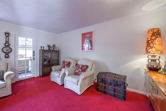 26, Hamilton Close, Stourbridge photo 4