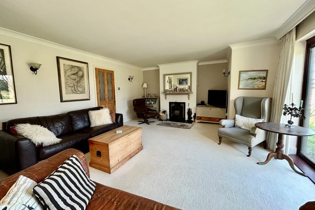 5, Church Farm Close, Dibden photo 3