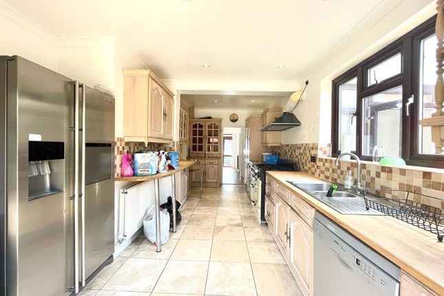 23, Monmouth Avenue, South Woodford photo 3
