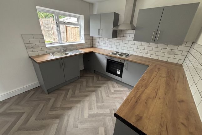 25 Brundall Oval, Stoke-On-Trent photo 5