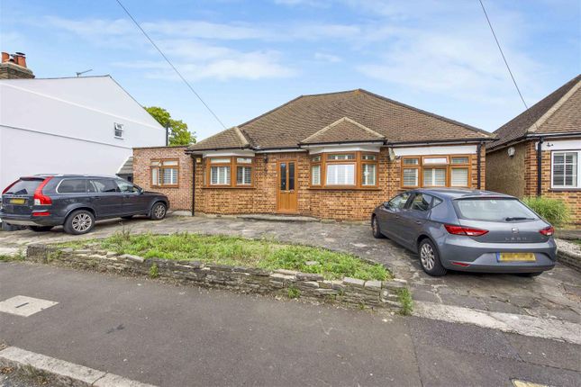 Thumbnail Detached house for sale in New Road, Hanworth, Feltham