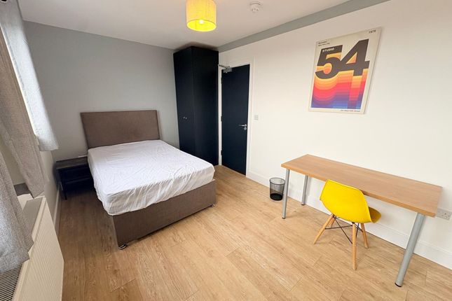 56 Hanover Street, Swansea photo 3