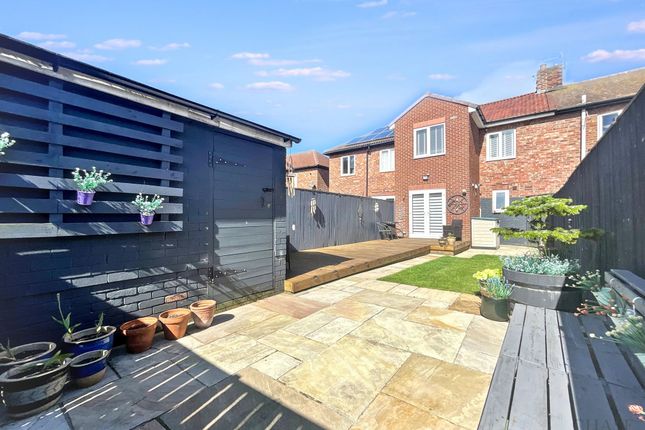 42 Farne Avenue, South Shields photo 3