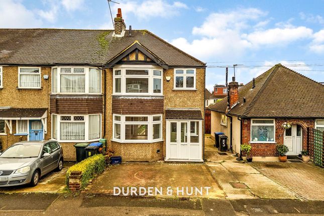 3-bed house on 7 Oakwood Hill, Loughton, £550,000