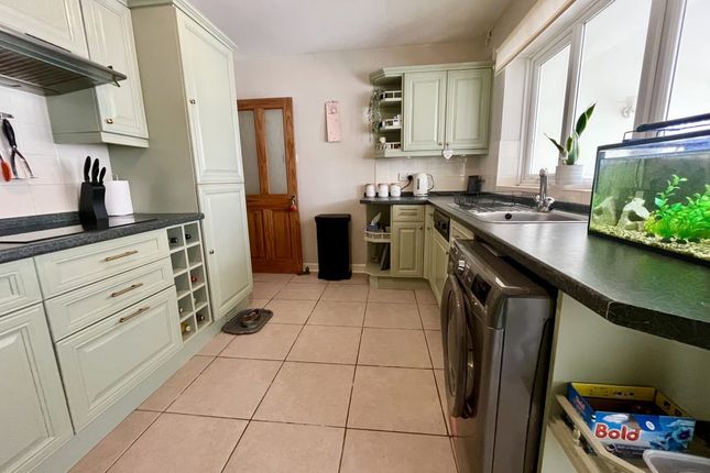 129, Larkhill Road, Yeovil photo 4