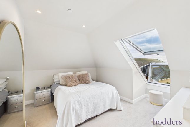Flat 9, Premier House, 16, Gogmore Lane, Chertsey photo 3