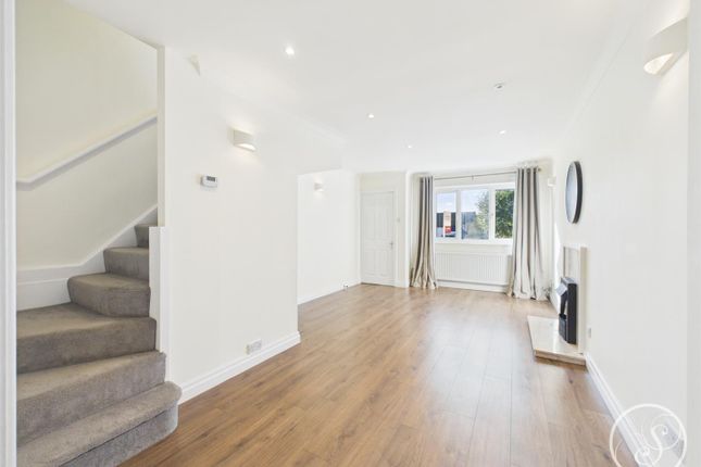 5, Plane Tree Croft, Leeds photo 3