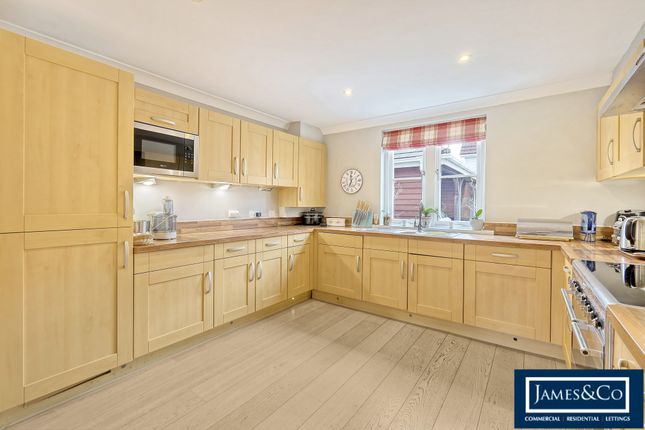 7 The Lees, Weaverhead Lane, Dunmow photo 4