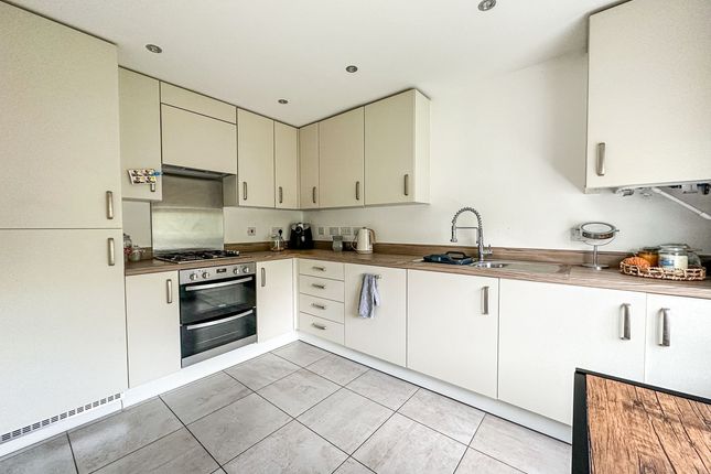 Town house for sale in Kirkwood Close, Leicester