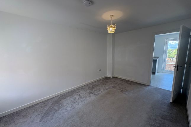 7, Sumbler Drive, Calne photo 3