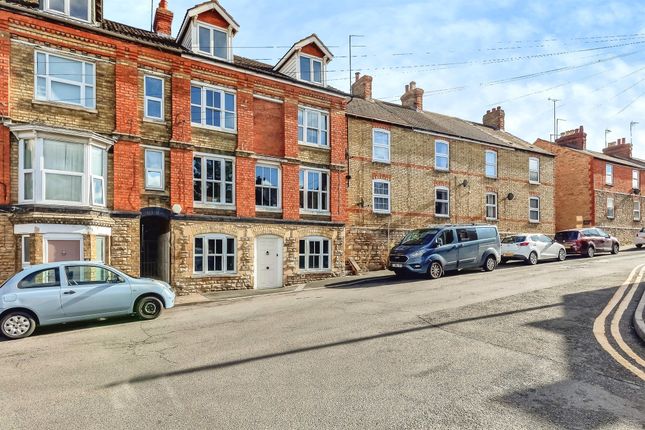 20, Hill Street, WELLINGBOROUGH photo 2