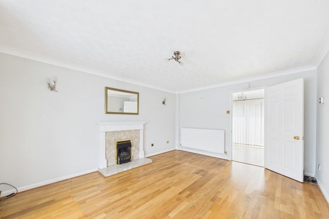1, Merlin Way, Farnborough photo 4