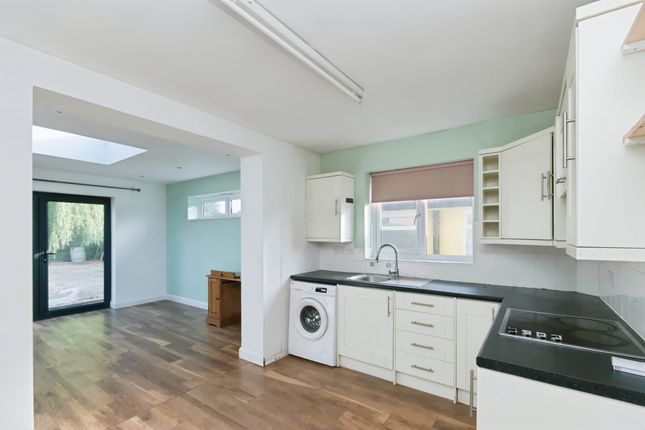 10, Gorringe Drive, Eastbourne photo 4