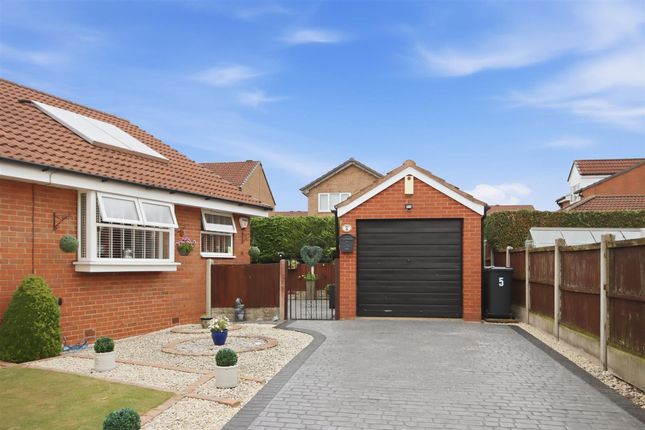 2-bed bungalow on 5, Northmoor Close, Chesterfield, £245,000