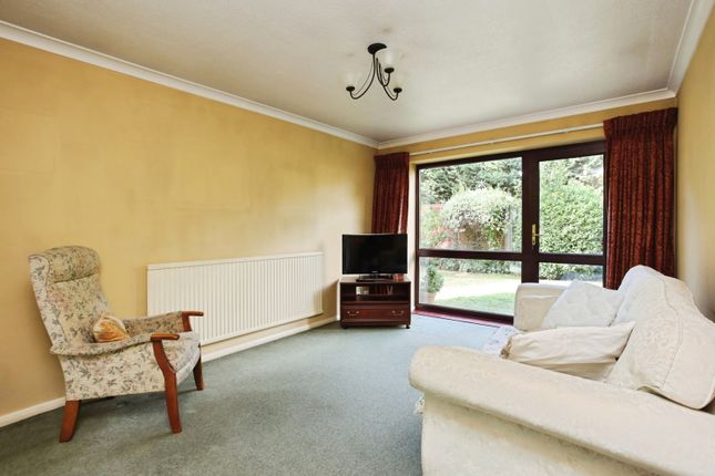 2 Shrublands Court,, Mill Crescent, Kent photo 2