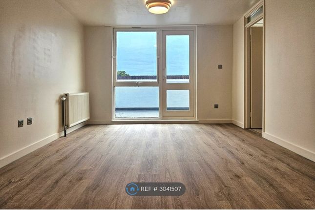 Flat, George Eliot House Vauxhall Bridge Road, London photo 2
