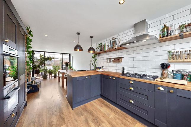 3 bed terraced house for sale in Carroun Road, London SW8