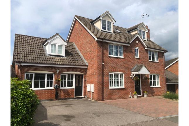 6 bed detached house for sale in Donne Close, Rushden NN10