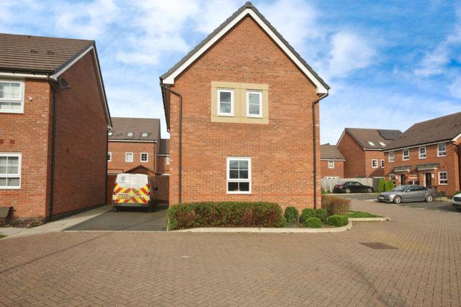 Detached house for sale in Darter View, Nuneaton, Warwickshire