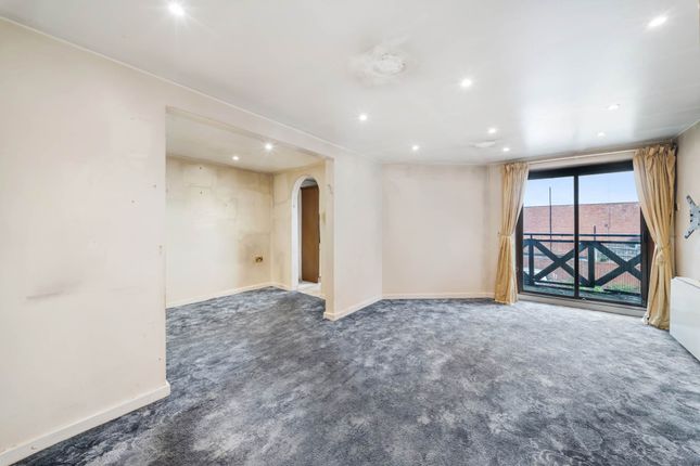 Flat 8 Tower Grange, New Hall Road, Salford photo 2