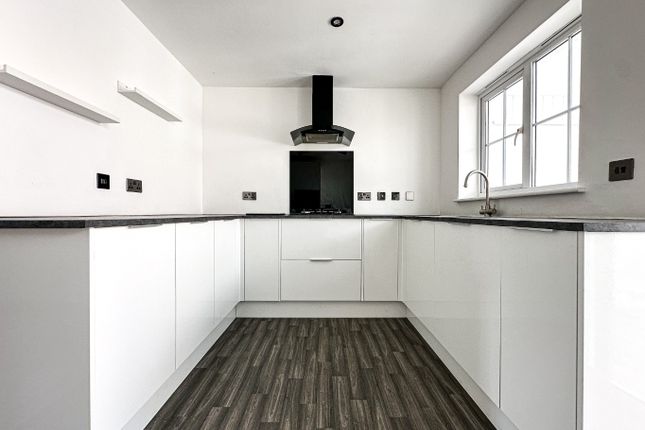 88 Waterleaze, Taunton, Somerset photo 4