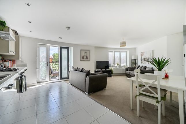 Potter Crescent, Wokingham photo 4