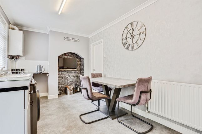 24, Moorhouse Avenue, Wakefield photo 4