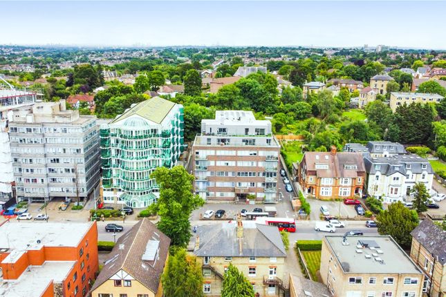 Flat for sale in Station Road, Barnet