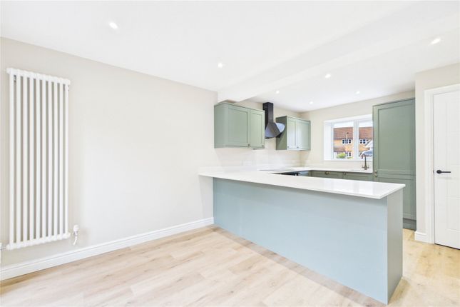 69, Woodfield Way, Reading photo 4