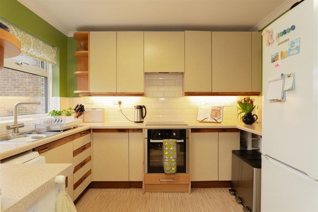 9, Durfold Drive, Reigate photo 3