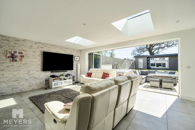46, Christchurch Road, Ferndown photo 3